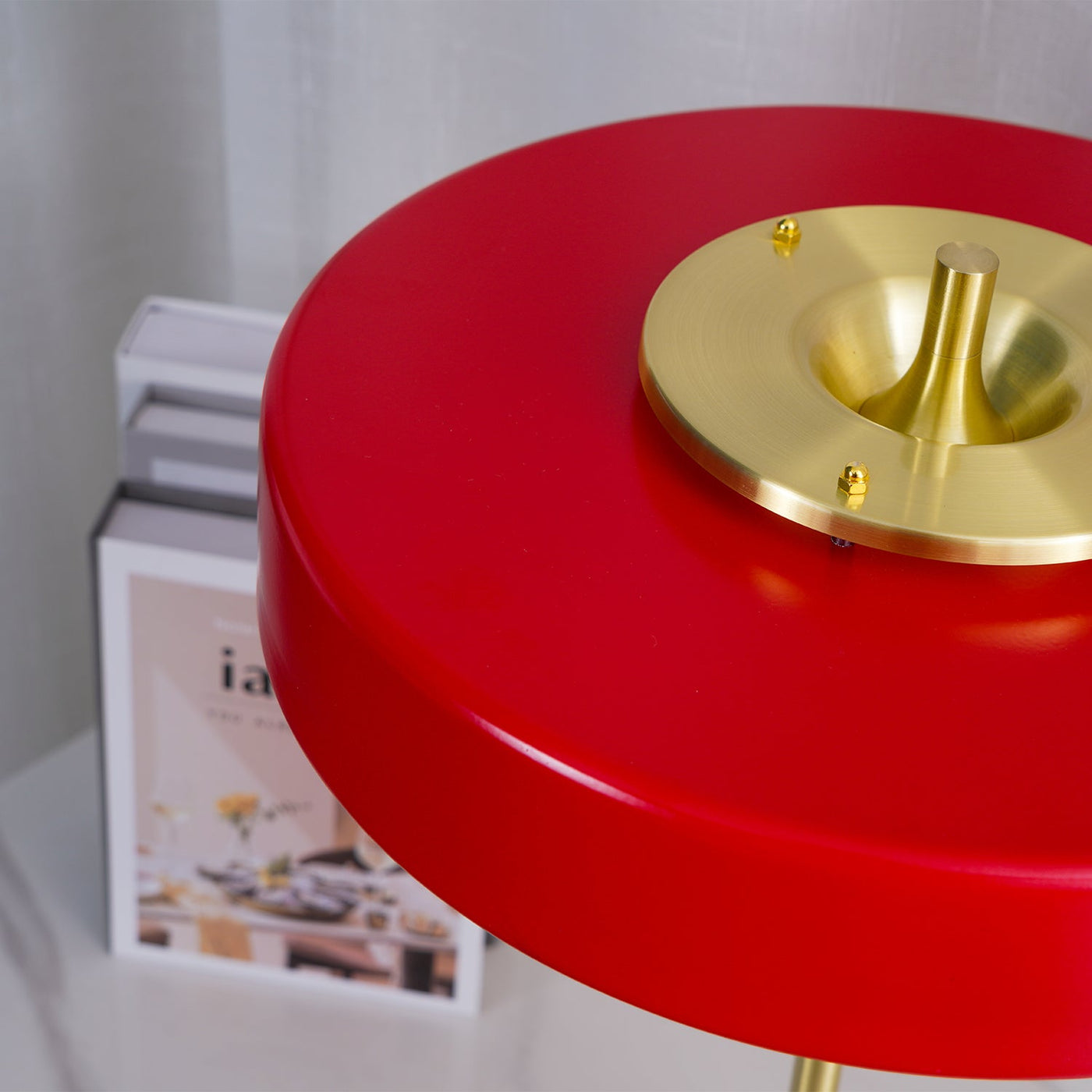 ElegantGlow – Timeless Metal and Acrylic Table Lamp