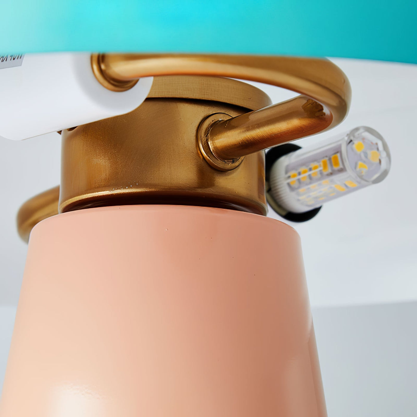 RheaBeam - Elegant Table Lamp with Refined Base and Subtle Light