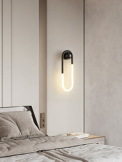 GoldCurve – Minimalist Wall Light