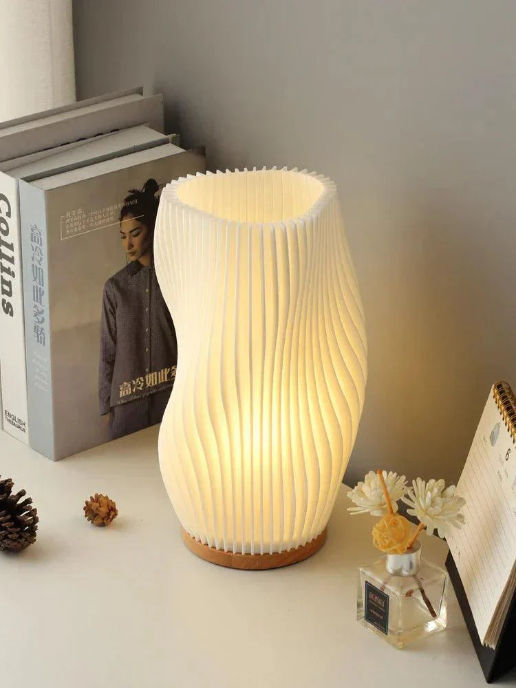 CharmAura - Sophisticated Cream Table Lamp