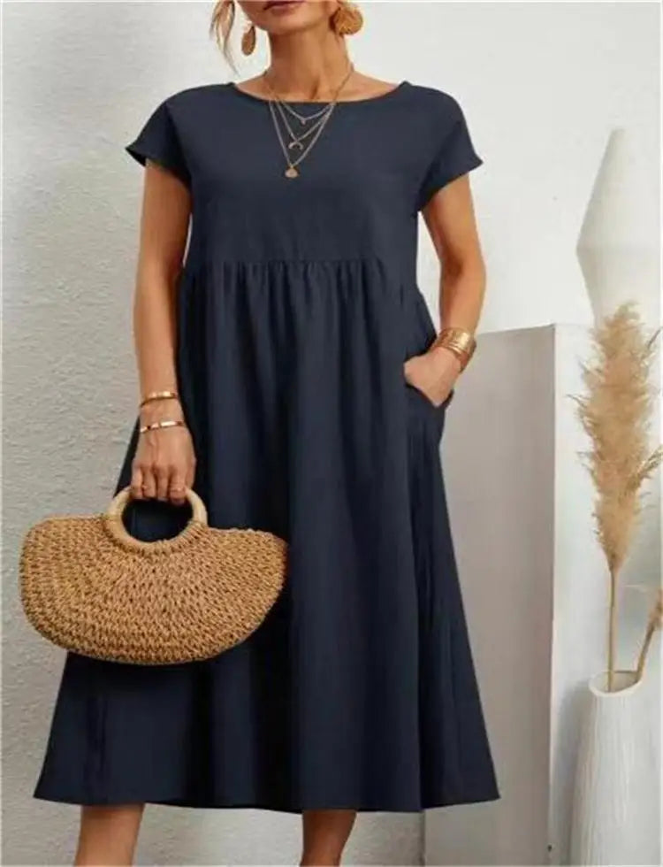 GraceLuxe - Timeless Evening Gown for a Stylish and Refined Look
