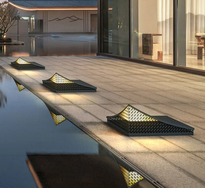Modern Semi-Pyramid Solar Lights Outdoor with Intelligent Sensor & IP65 Waterproof
