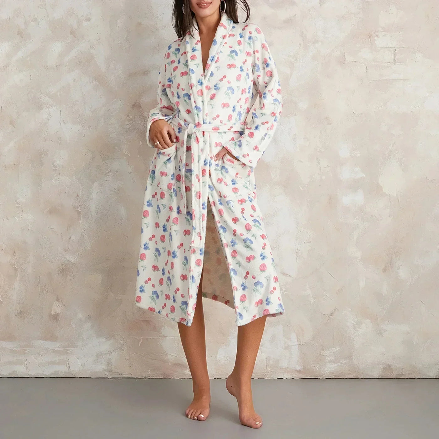 BloomCocoon – Luxurious House Robe with a Touch of Blossom