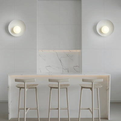 MinimalBeam – Sleek Wall Lamp with Energy-Efficient LED