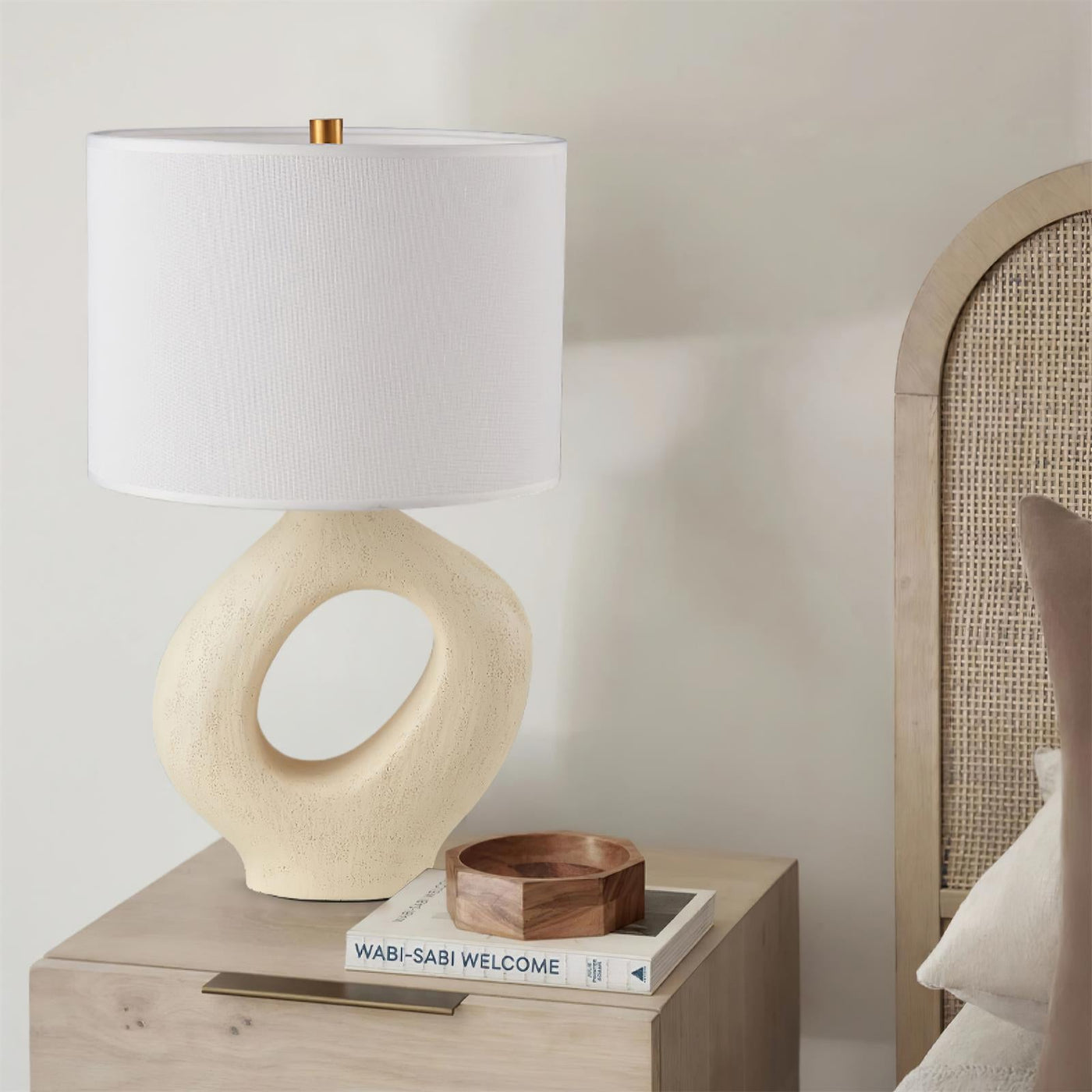 SculptGlow – Resin Table Lamp with Soft Linen Shade
