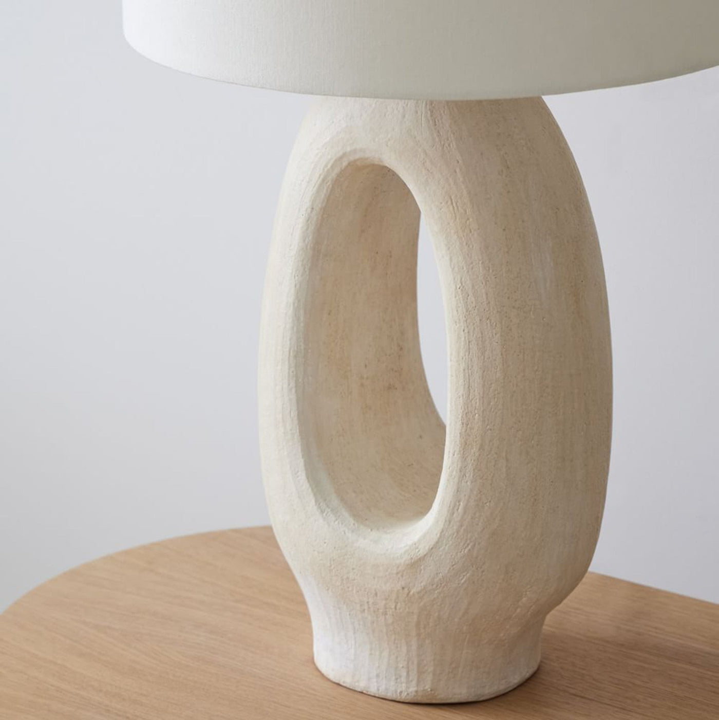 SculptGlow – Resin Table Lamp with Soft Linen Shade