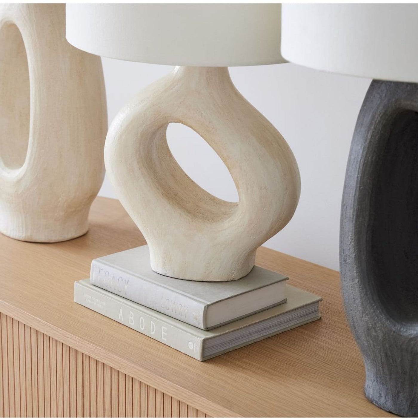 SculptGlow – Resin Table Lamp with Soft Linen Shade
