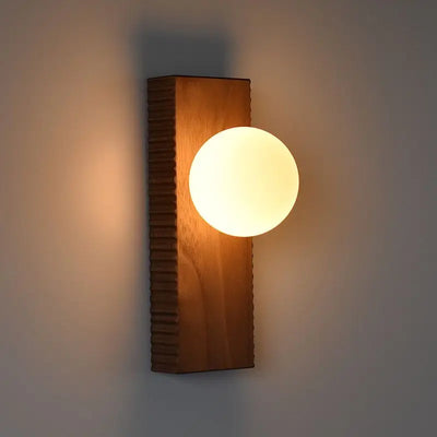 LuxeWood – Chic Walnut Wall Lamp for Unique Ambiances
