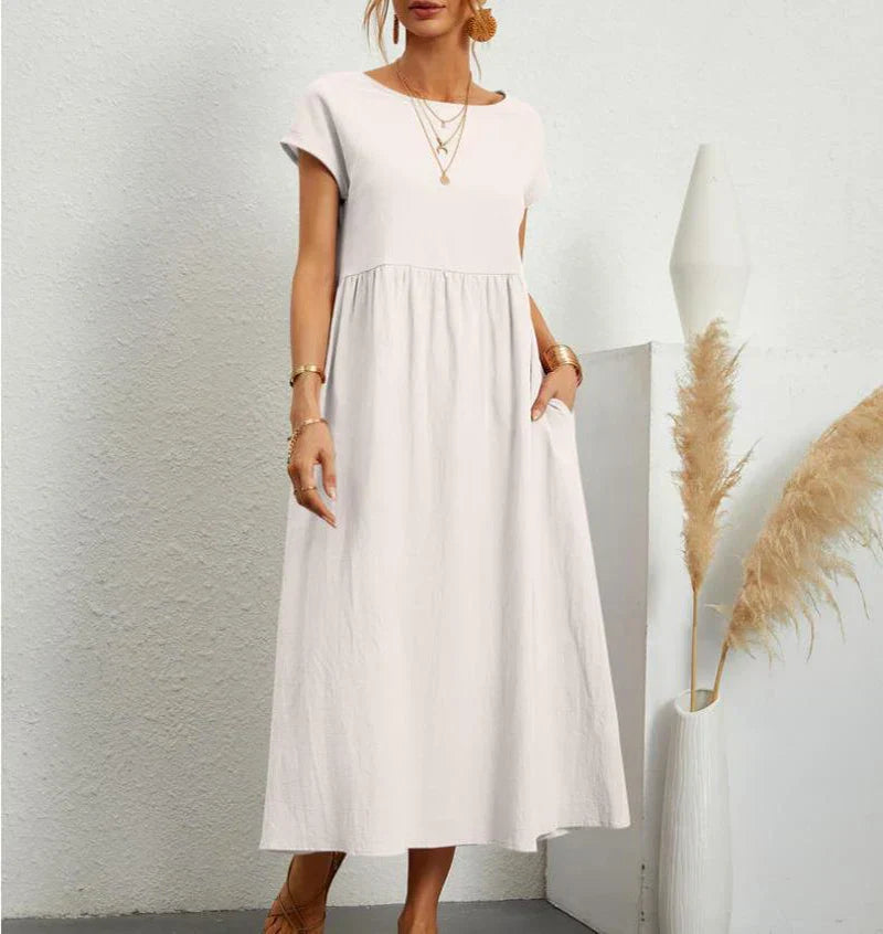 GraceLuxe - Timeless Evening Gown for a Stylish and Refined Look