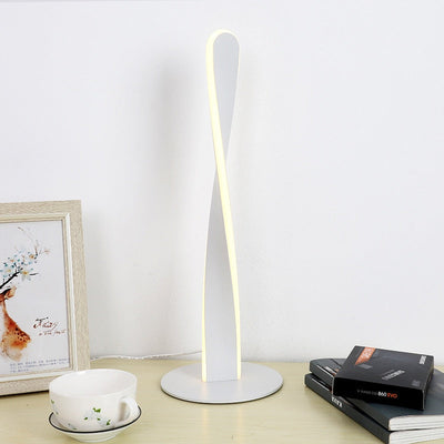DimLume – Aluminum Desk Lamp with Flexible Dimming Function