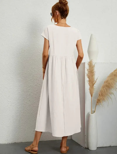 GraceLuxe - Timeless Evening Gown for a Stylish and Refined Look