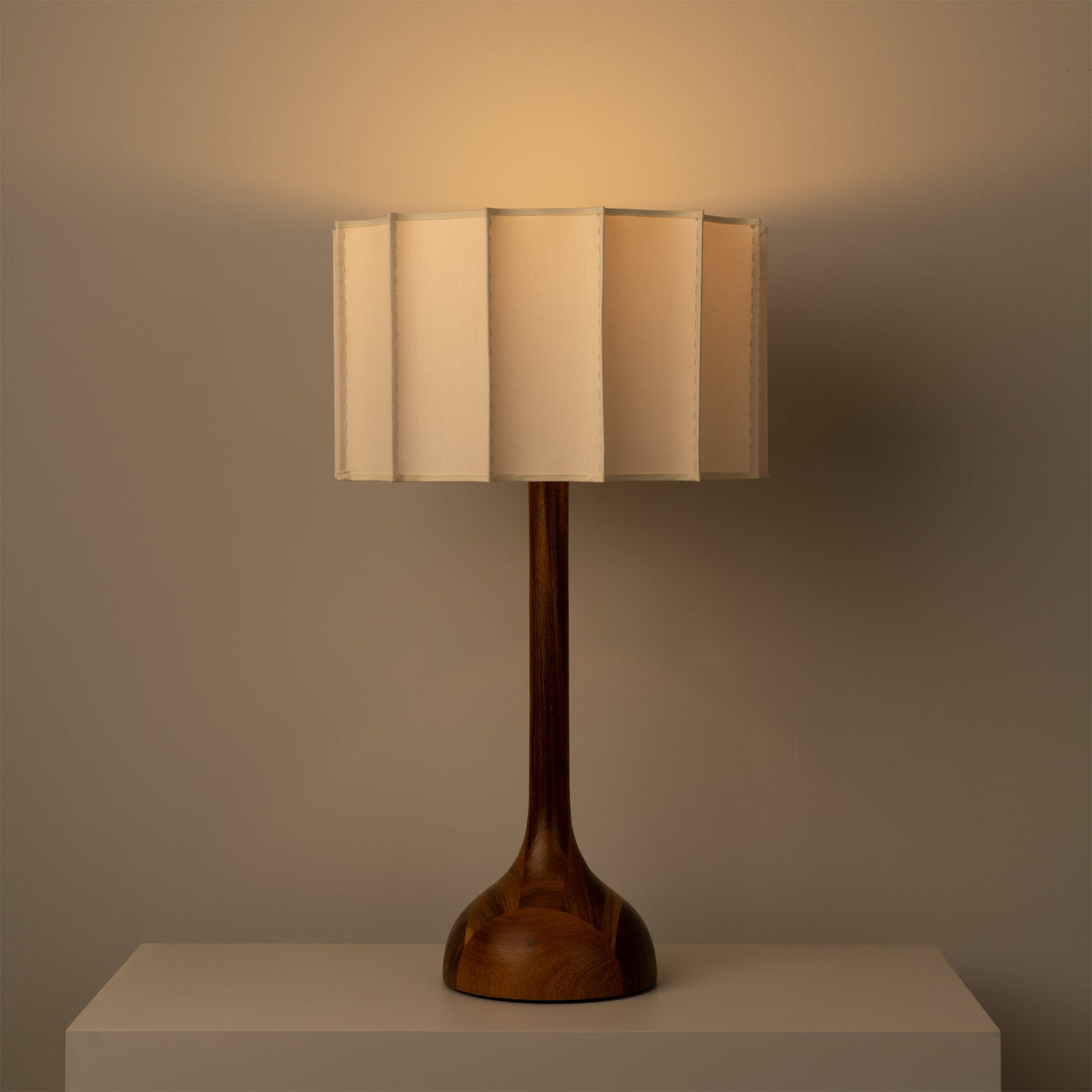 GlowNest – Stylish Table Lamp with Warm Ambience