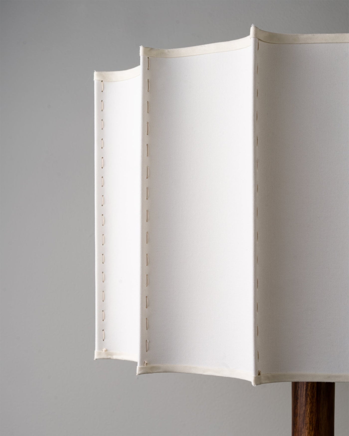 GlowNest – Stylish Table Lamp with Warm Ambience