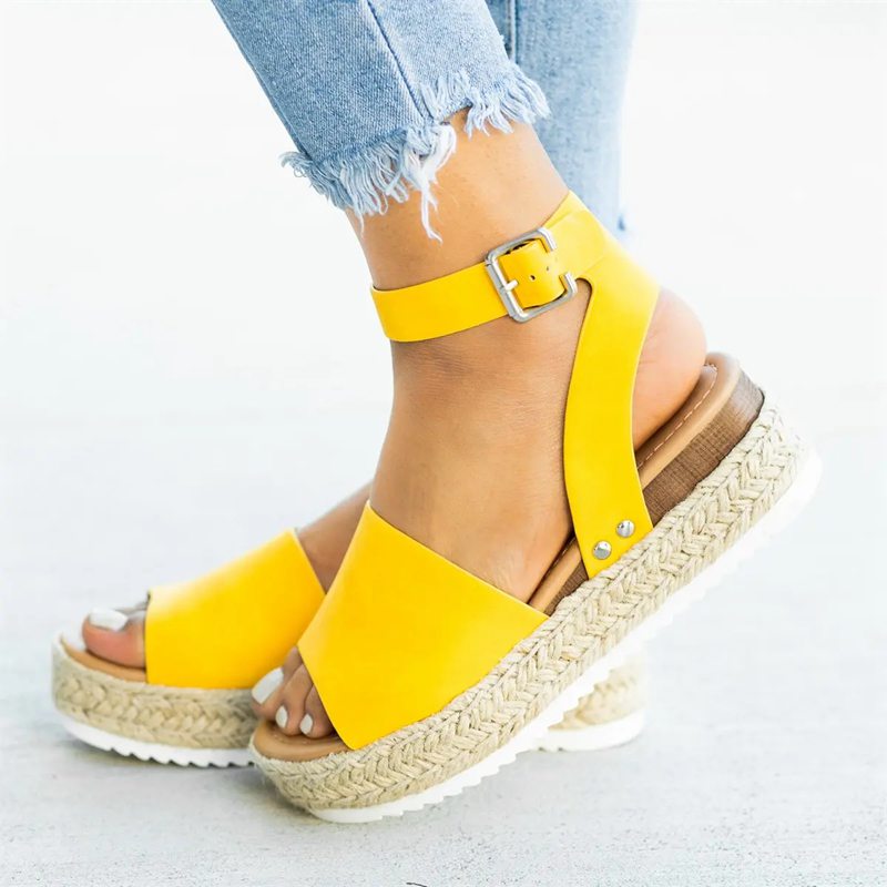 Stylish Women's Espadrille Sandals with Comfortable Sole and Elegant Straps – 3 cm Heel for Everyday Wear