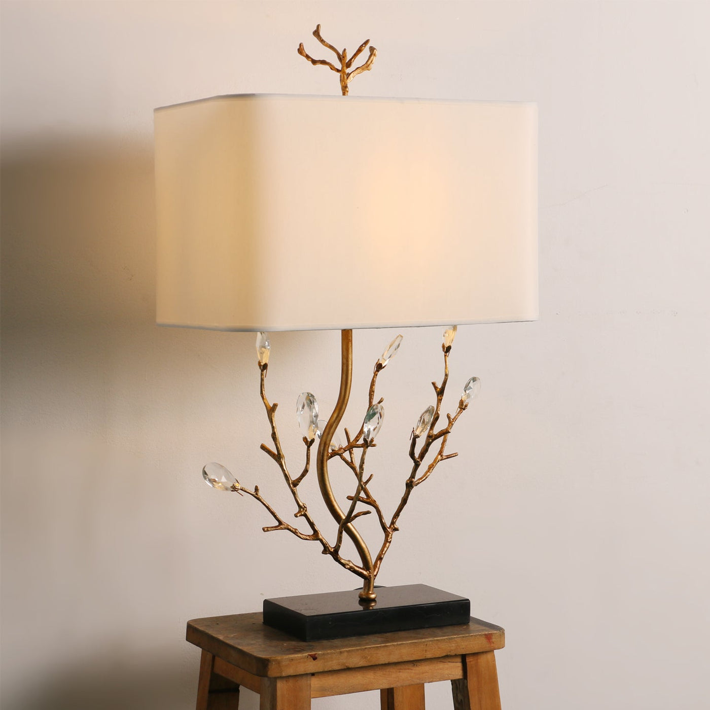 GoldenAura - Brass Lamp