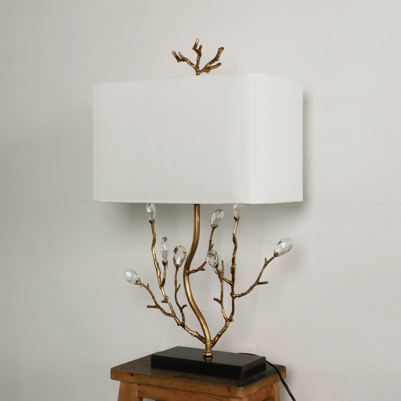 GoldenAura - Brass Lamp