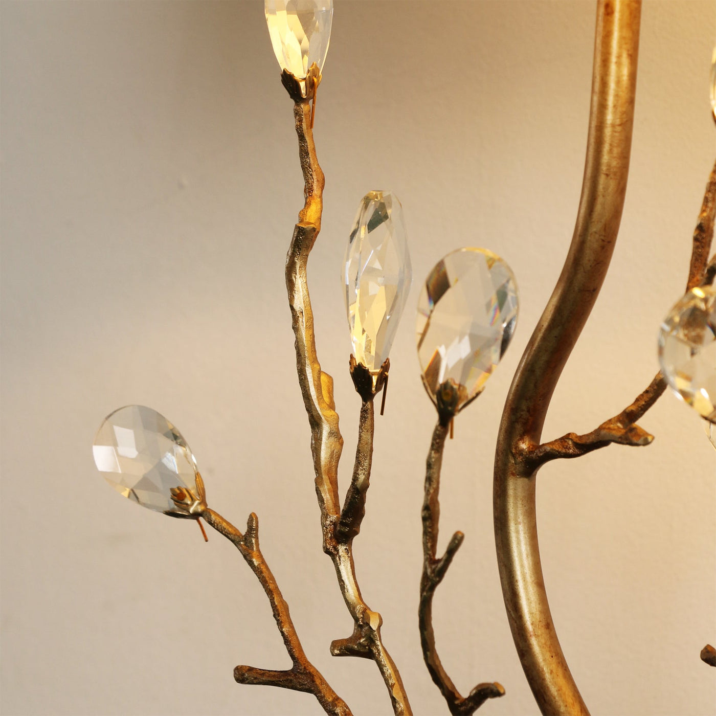GoldenAura - Brass Lamp