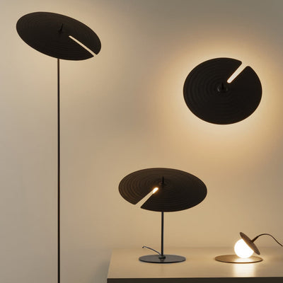 LuxeHarmony - Table Lamp with Subtle Elegance and Warm Light Spread
