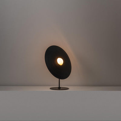 LuxeHarmony - Table Lamp with Subtle Elegance and Warm Light Spread