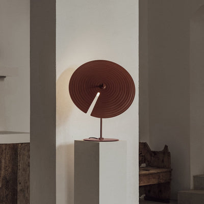 LuxeHarmony - Table Lamp with Subtle Elegance and Warm Light Spread