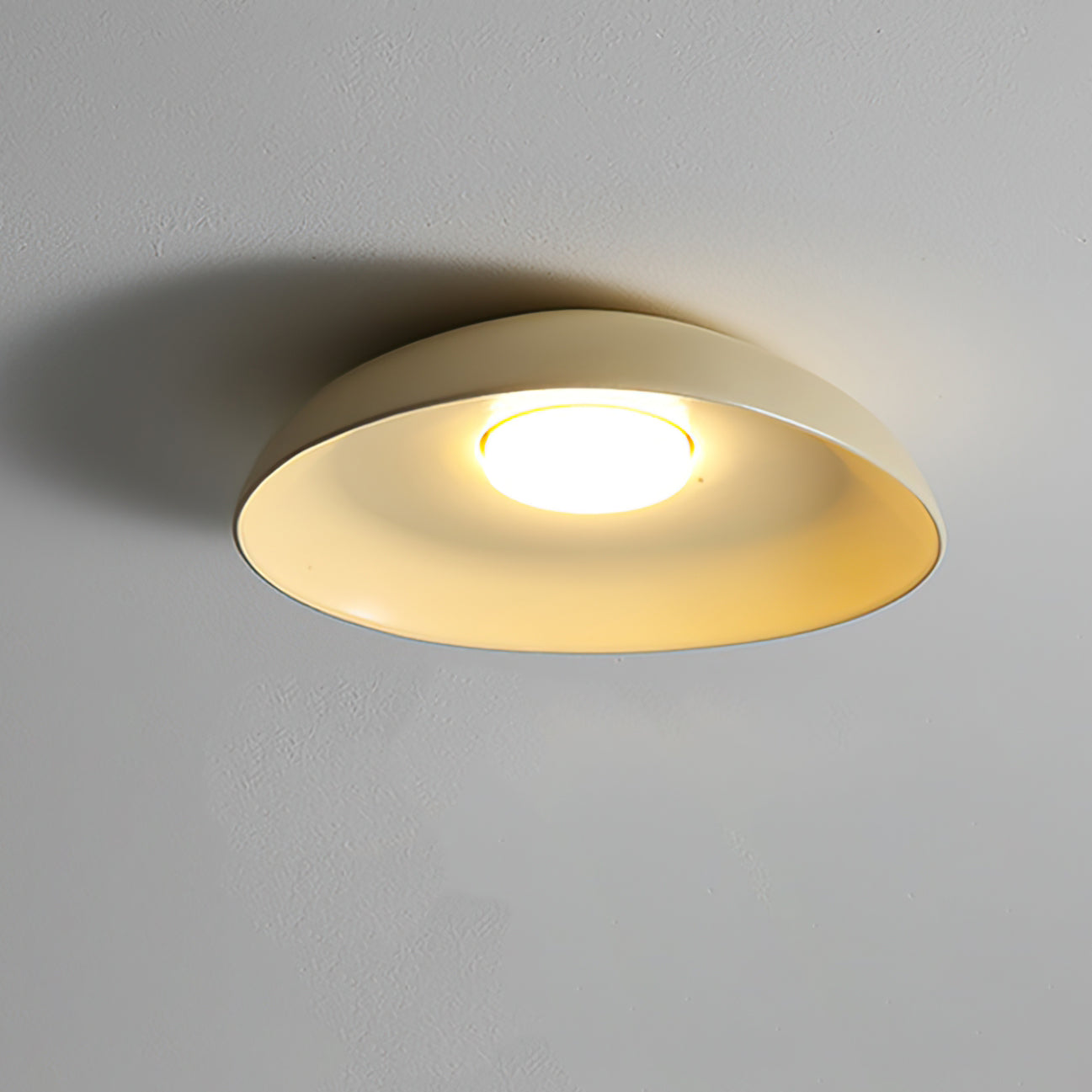 MinimalLuxe - Ceiling Light with Simple Design and Warm Glow
