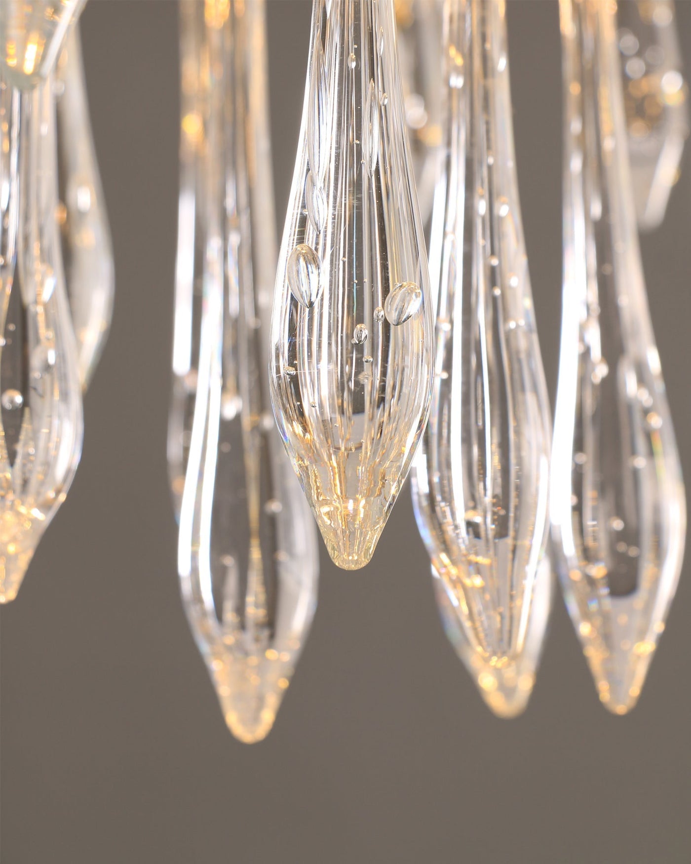 CrystalGlow - Ceiling Lamp with Radiant Droplet Crystals