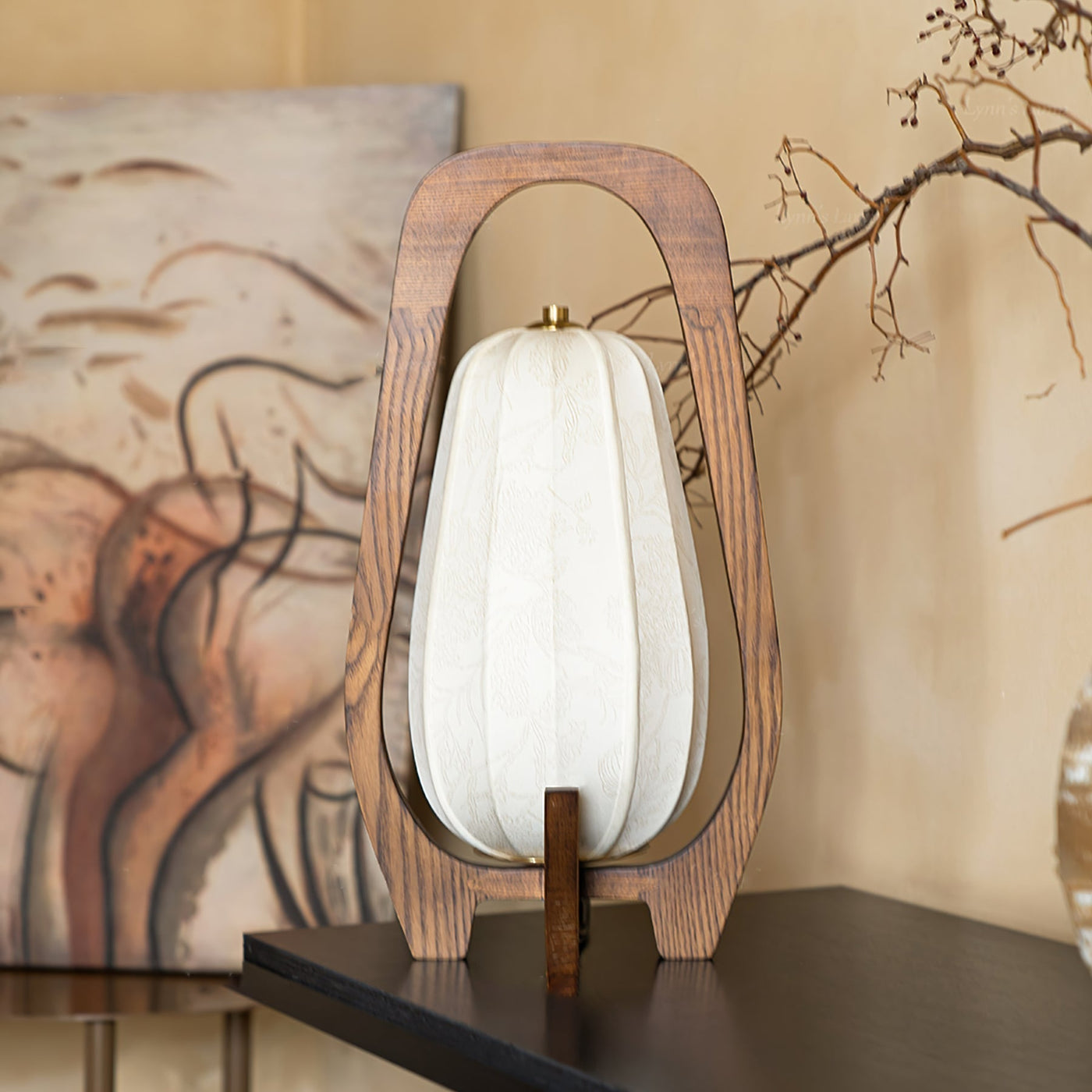 LuxeTotem - Elegant Lamp