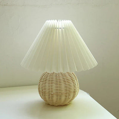 PleatedLume – Timeless Vintage Table Lamp