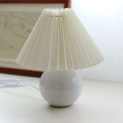 PleatedLume – Timeless Vintage Table Lamp