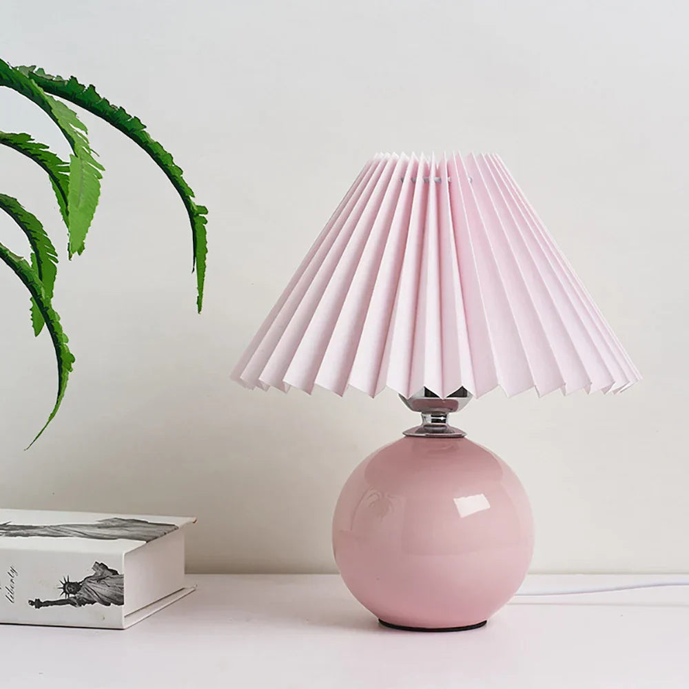 PleatedLume – Timeless Vintage Table Lamp