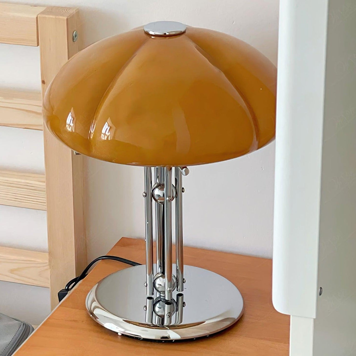 GlowMushroom - Bauhaus-Inspired Table Light