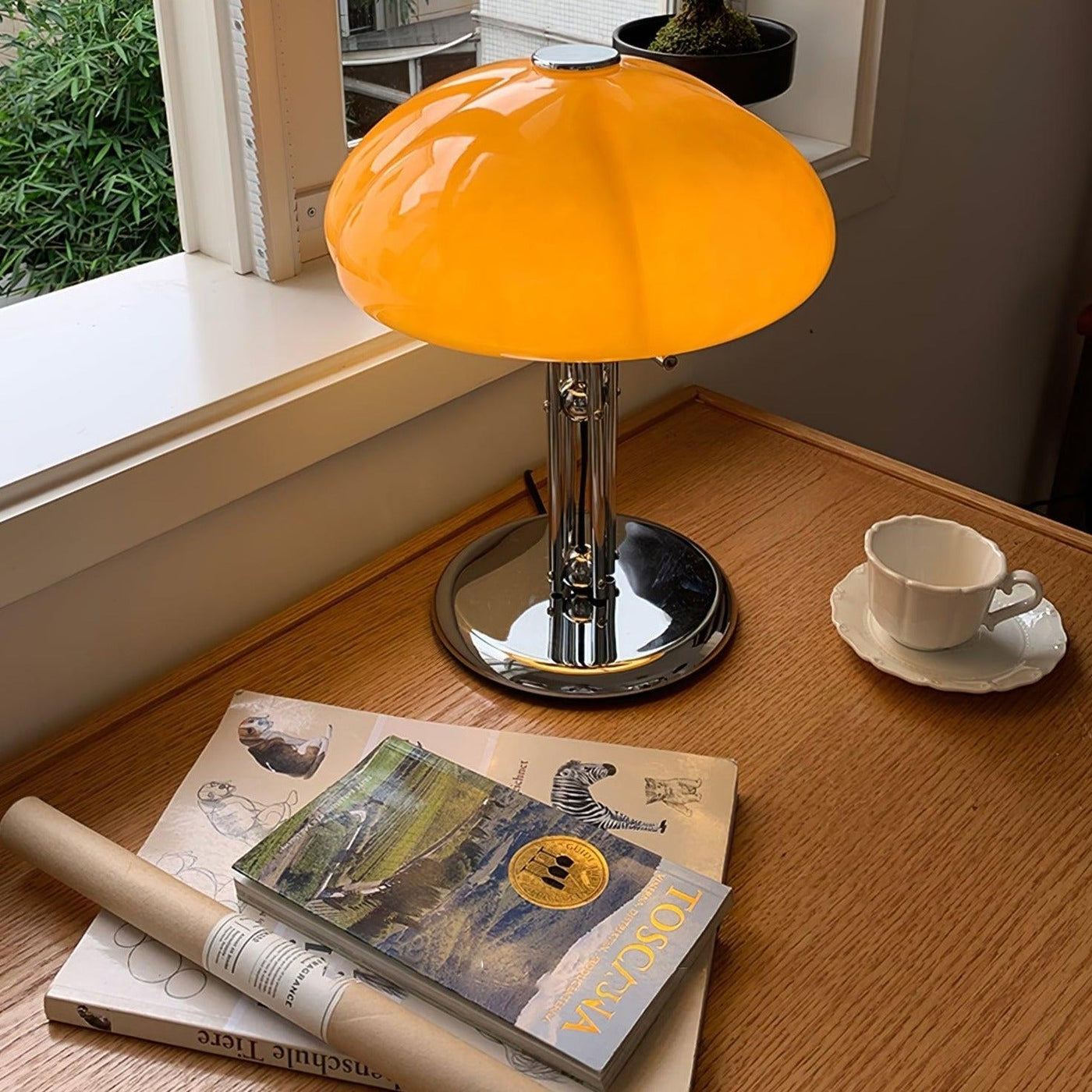 GlowMushroom - Bauhaus-Inspired Table Light