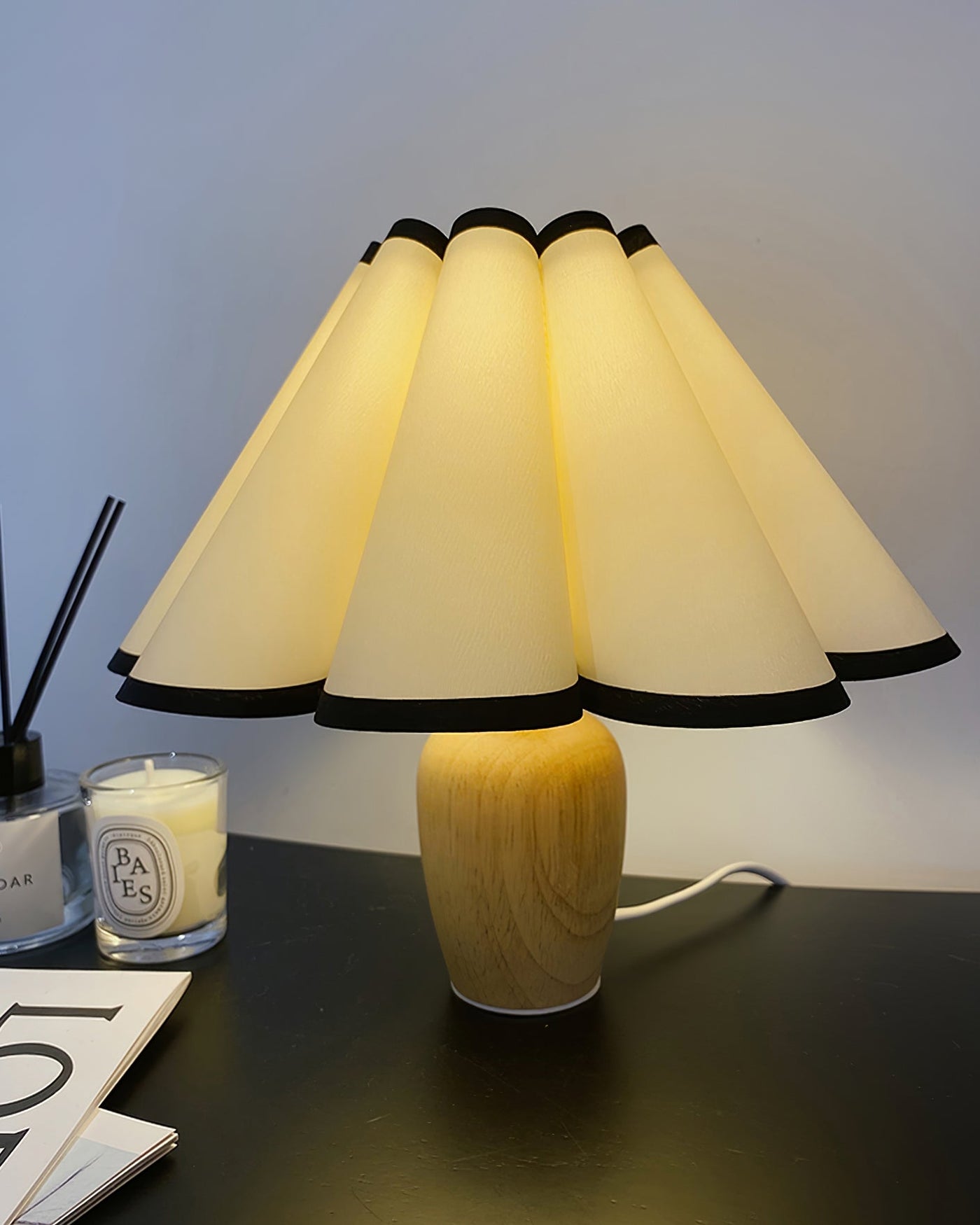 LuxFold – Vintage Inspired Woven Lamp
