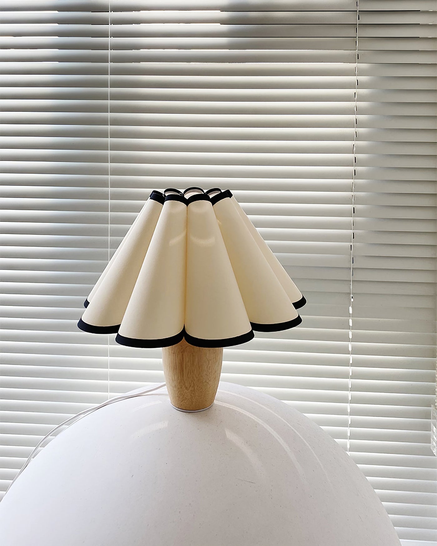 LuxFold – Vintage Inspired Woven Lamp