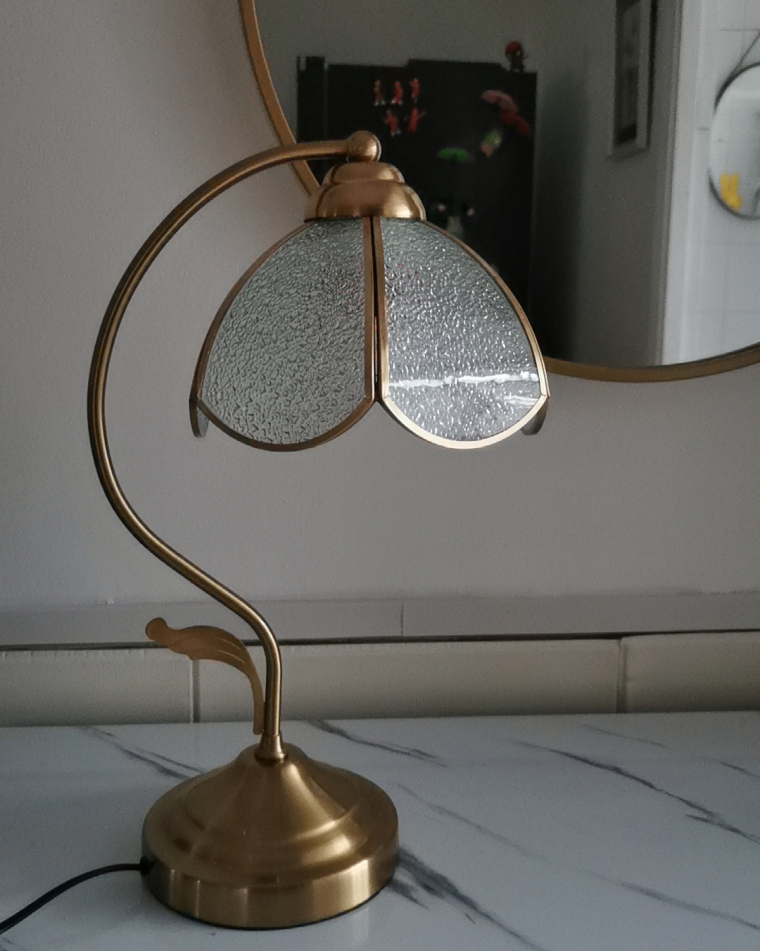 GlowPetal – Luxurious Floral Glass Table Lamp