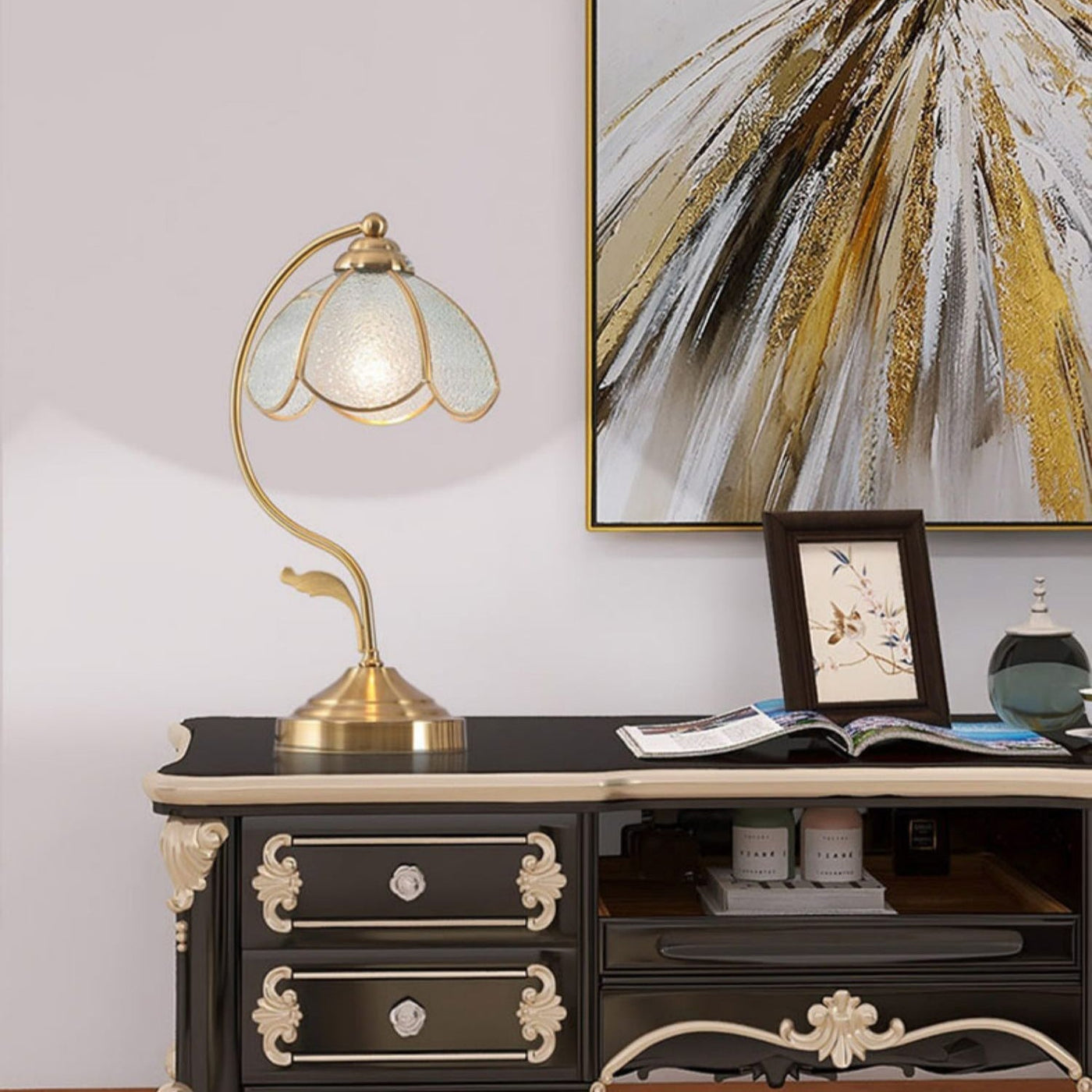 GlowPetal – Luxurious Floral Glass Table Lamp