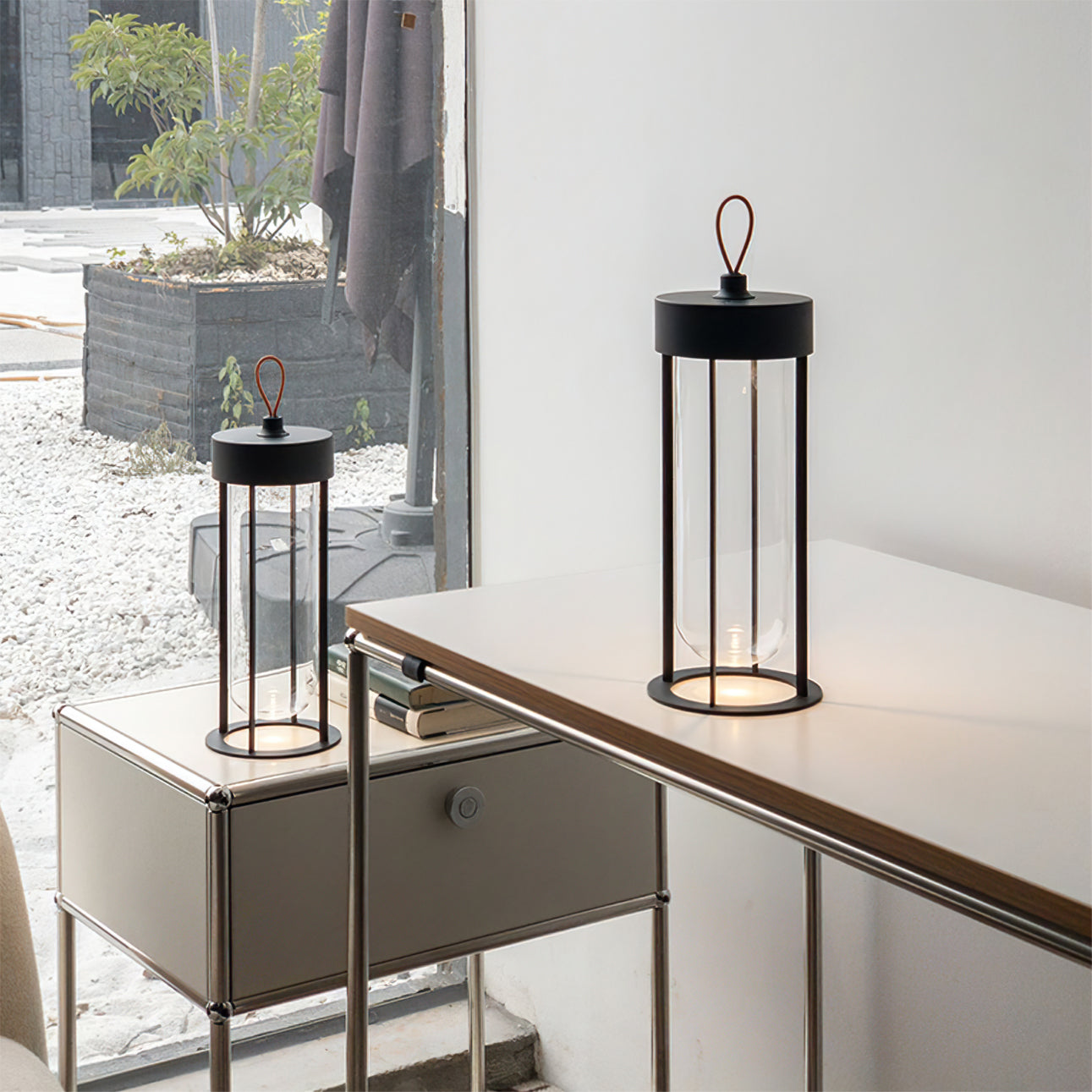 BrightFlow – Compact Dimmable LED Lamp