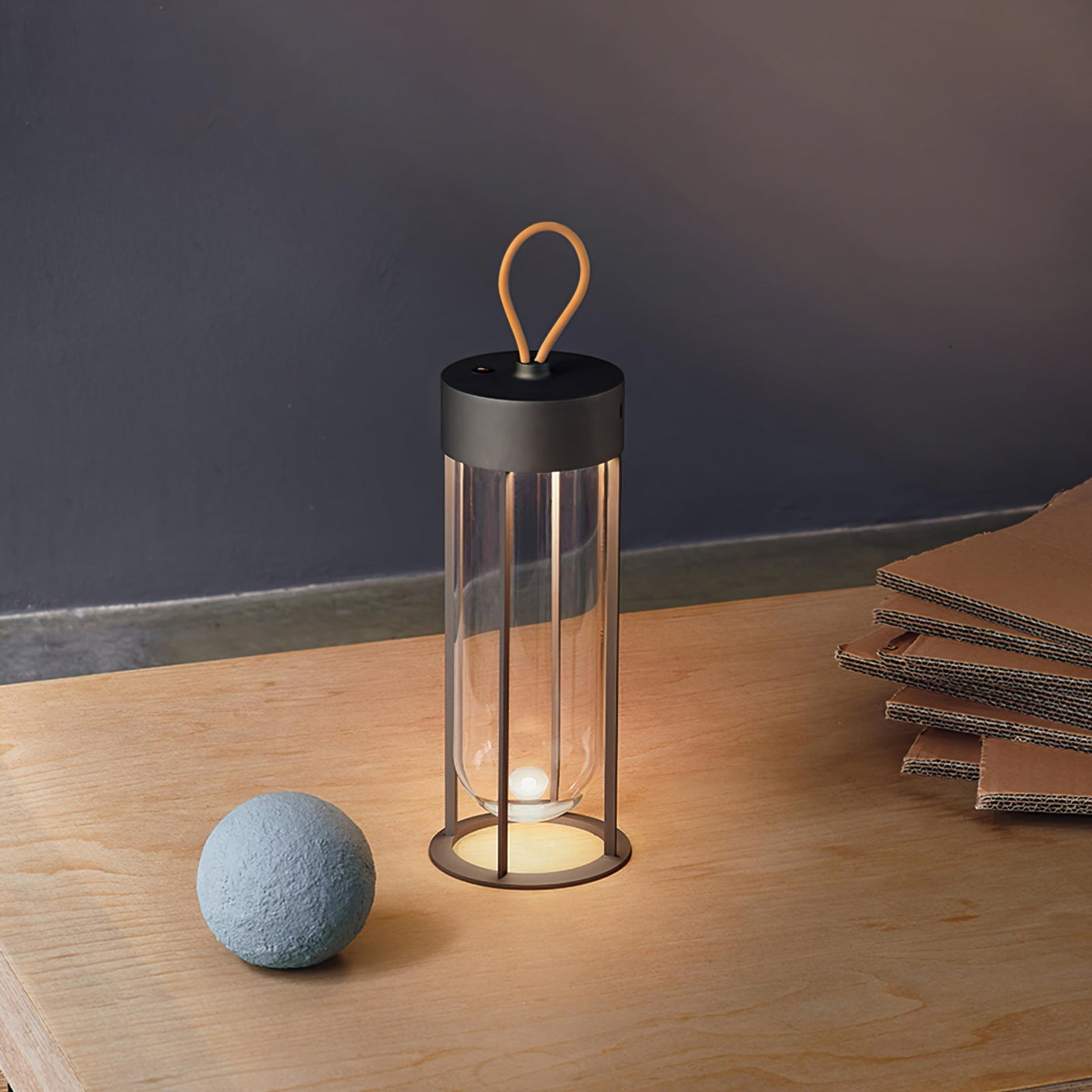 BrightFlow – Compact Dimmable LED Lamp