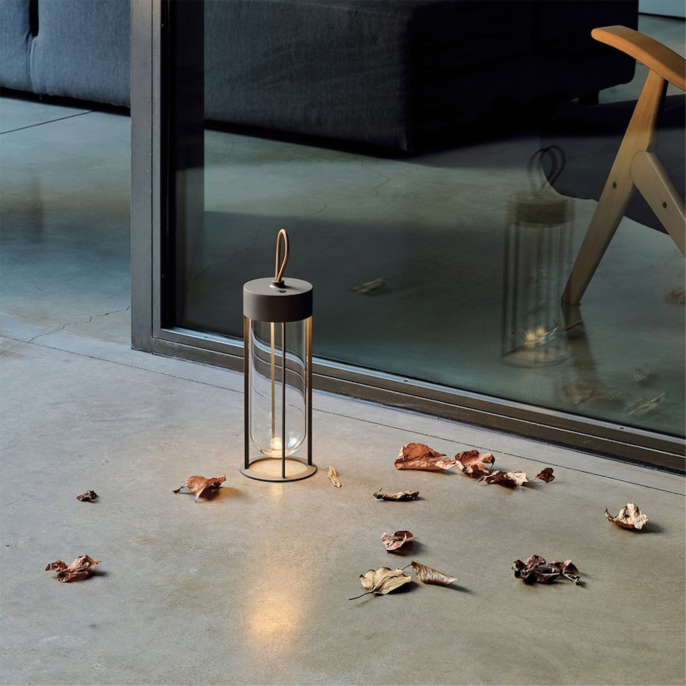 BrightFlow – Compact Dimmable LED Lamp