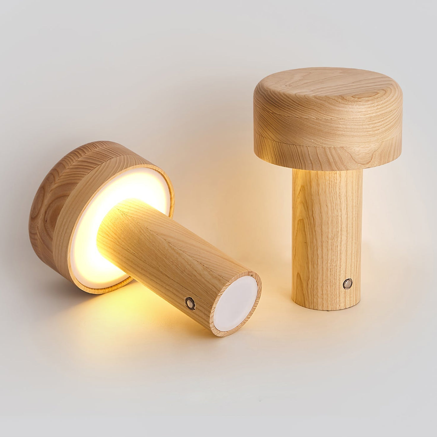 LuxeTower - Table Lamp with Sleek Tower Design and Warm Glow