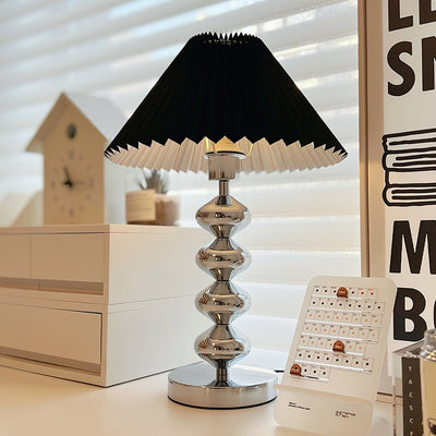 LuxeZuma - Table Lamp with Sleek Base and Cozy Illumination