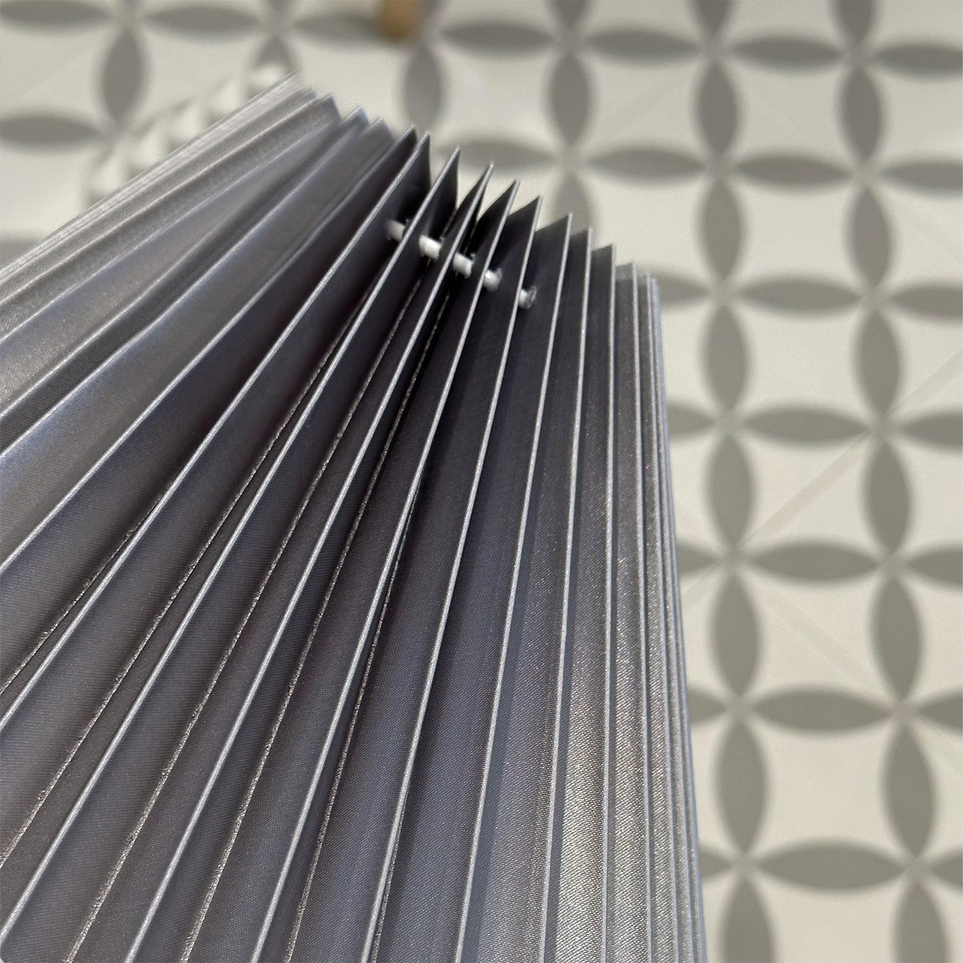 LuxeZuma - Table Lamp with Sleek Base and Cozy Illumination