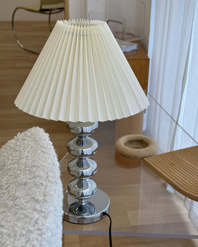 LuxeZuma - Table Lamp with Sleek Base and Cozy Illumination