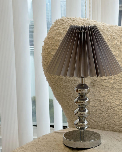 LuxeZuma - Table Lamp with Sleek Base and Cozy Illumination