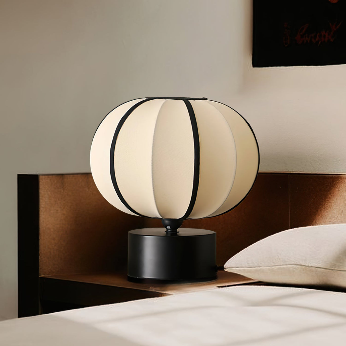 GlowEllos - Contemporary Lamp with Soft, Warm Illumination