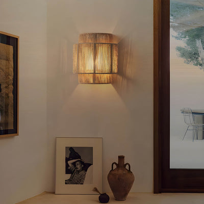 HikariGlow – Modern Wall Lamp