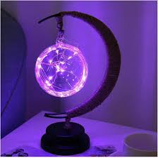 MoonGlow - Enchanting Moon Lamp for Magical Moments