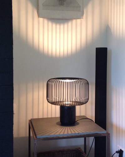 KeshiBeam - Elegant Table Lamp with Sleek Base and Subtle Glow