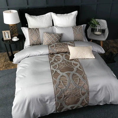 SatinLoom – Elegant Grey Duvet Cover Set with Chain Pattern