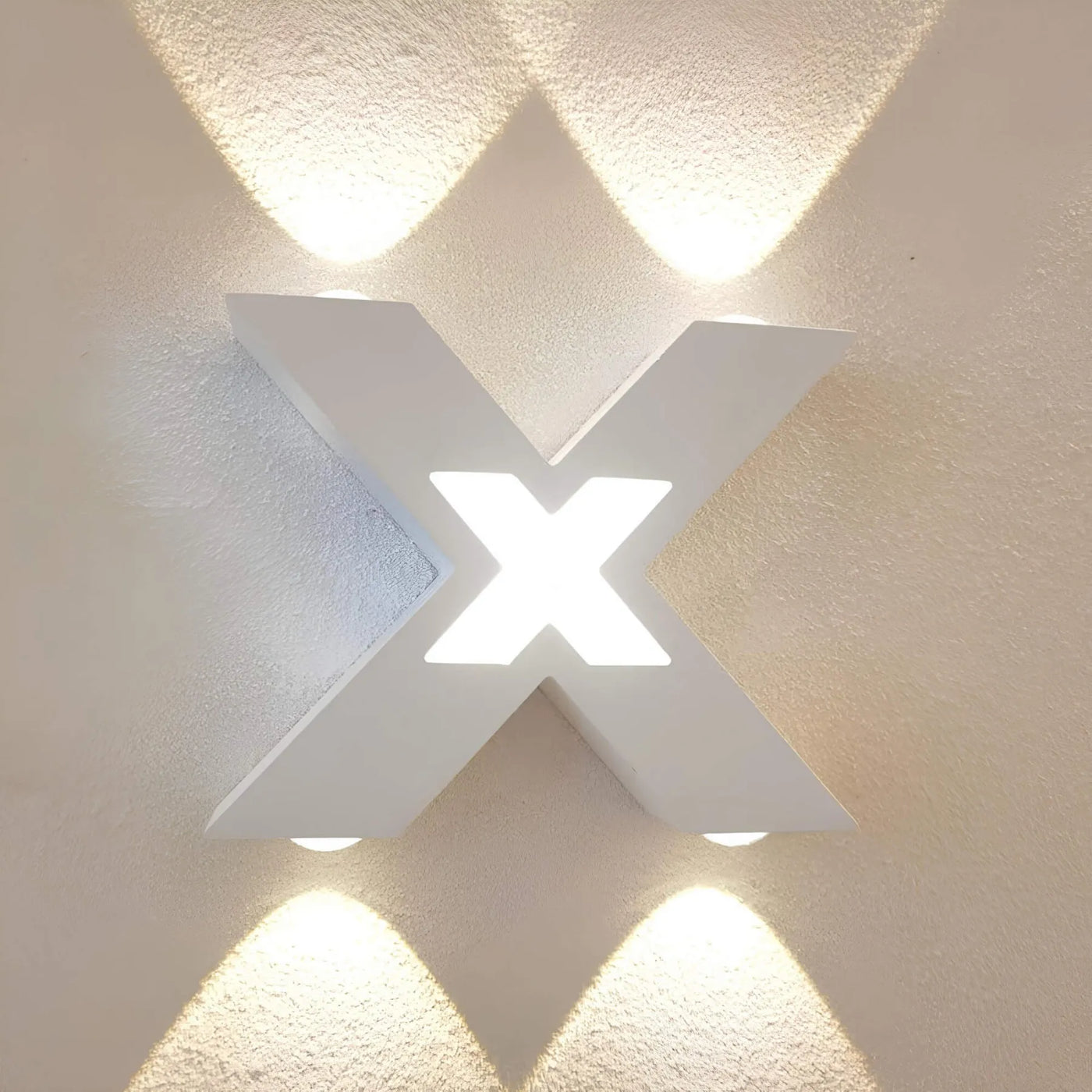 Elegant Modern Outdoor Wall Lamp - Weather Resistant LED Exterior Light